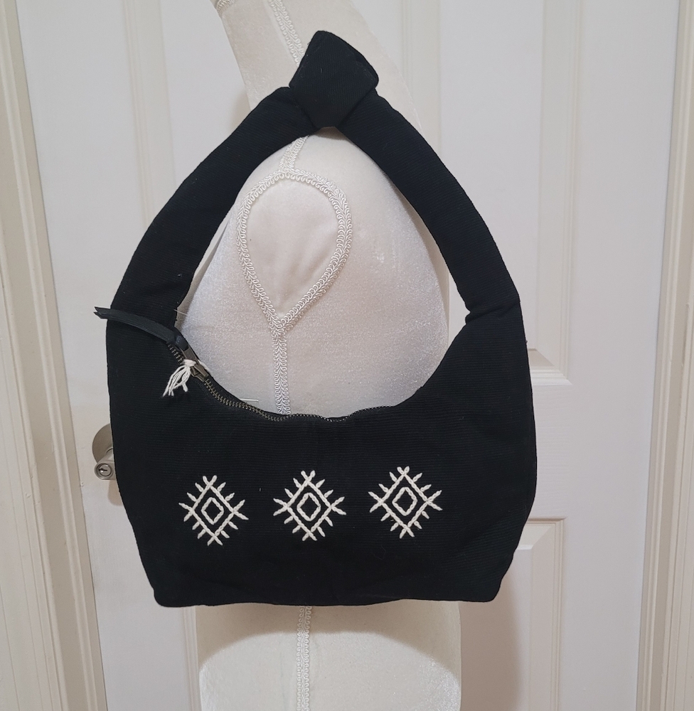 Mercado Global Black Olivia Handwoven Knot Shoulder Bag